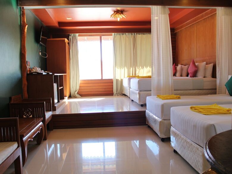 Hotel Buri Beach Resort