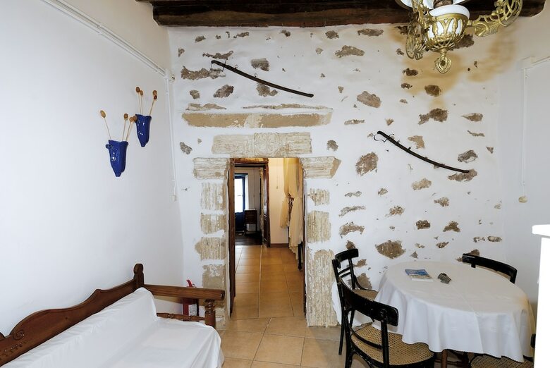 Apartamentos Kastro Milos