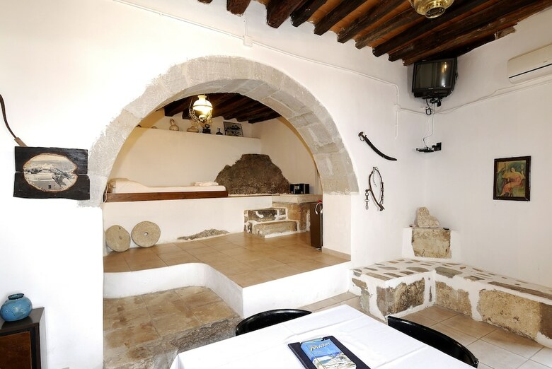 Apartamentos Kastro Milos