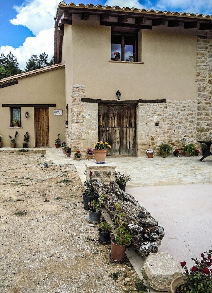 Agroturismo Masia De La Serra De La Cogulla