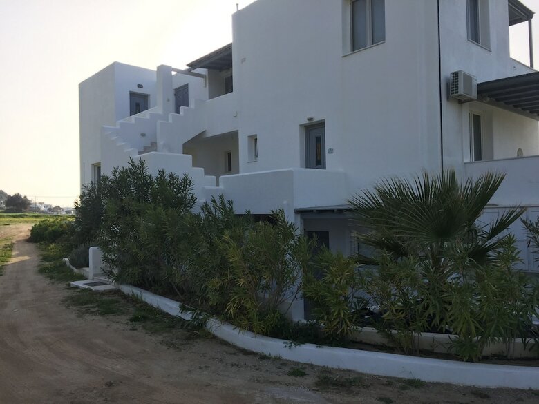 Depis Bay Apartments