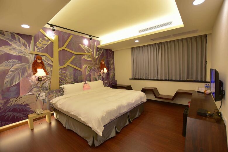 Ruocing Hot Spring Hotel
