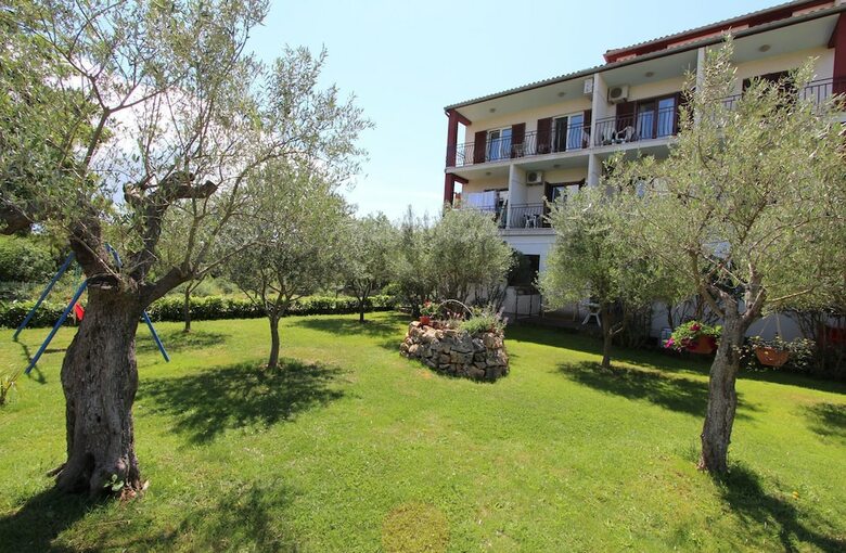Hotel Guest House And Apartment Ambienti