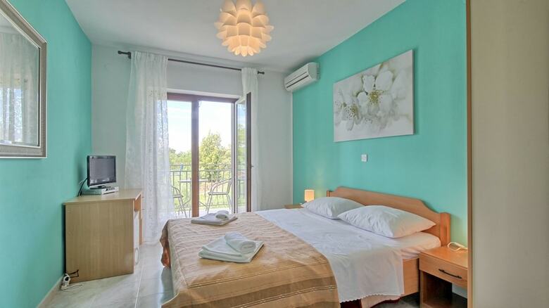 Hotel Guest House And Apartment Ambienti