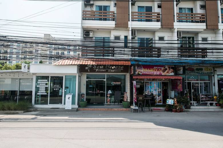 Hotel Oyo 371 Sea Breeze Residence