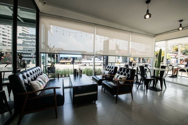 Hotel Oyo 371 Sea Breeze Residence