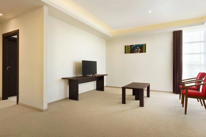 Hotel Ramada By Wyndham Constanta