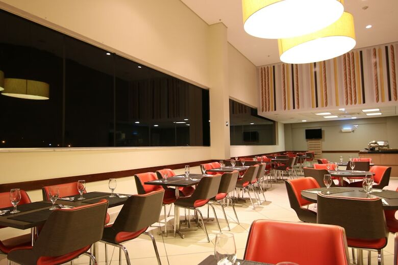 Hotel Samba Itabora�