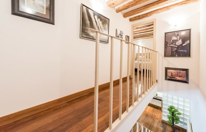 Apartamentos Duplex 2 Dormitorios En Malasa�a