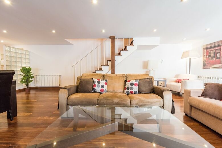 Apartamentos Duplex 2 Dormitorios En Malasa�a