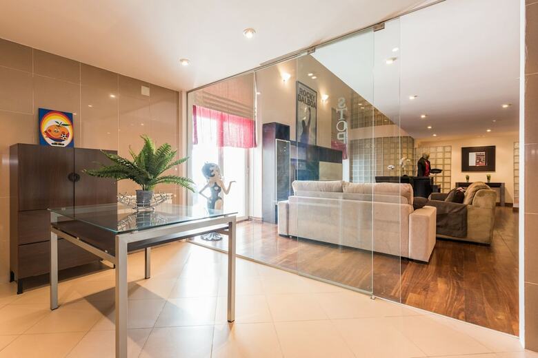 Apartamentos Duplex 2 Dormitorios En Malasa�a