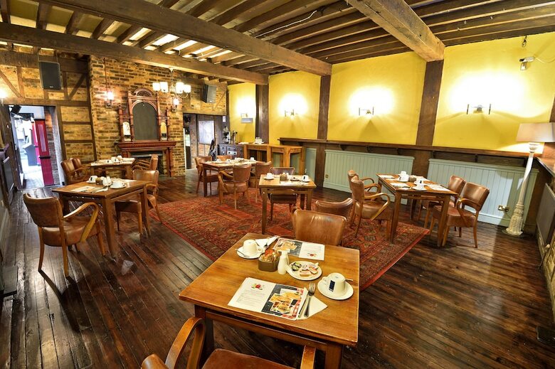 Posada The Royal Victoria & Bull Hotel
