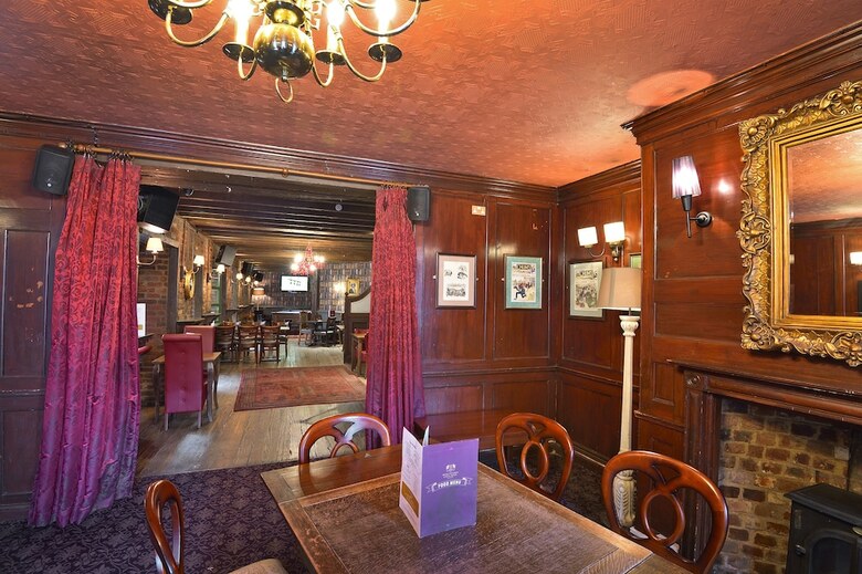 Posada The Royal Victoria & Bull Hotel