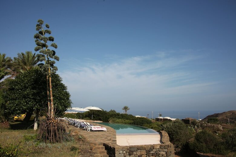 Hotel Zubebi Resort