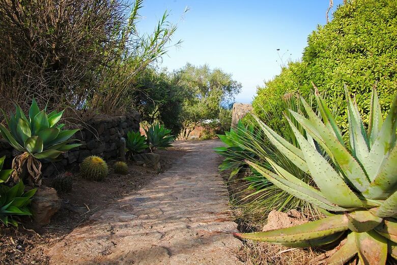 Hotel Zubebi Resort