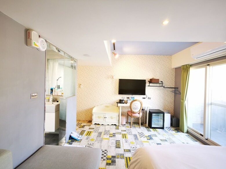 Slow Wow Hot Spring Hotel