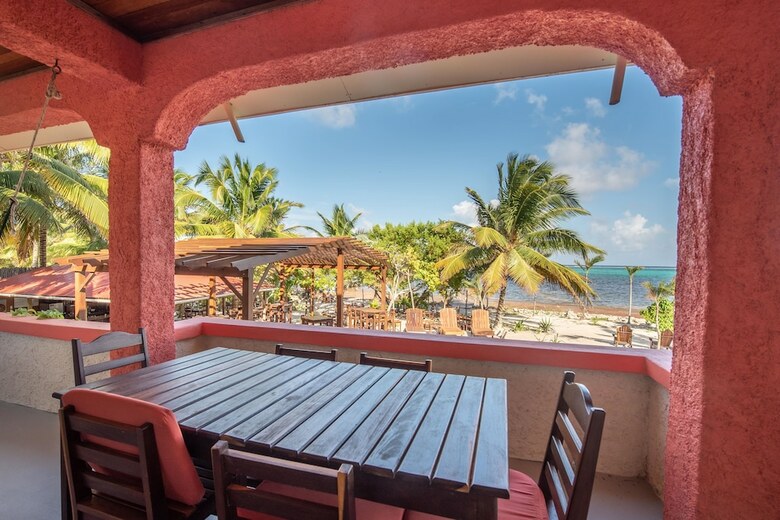 Hotel Bella Vista Guesthouse & Cabins