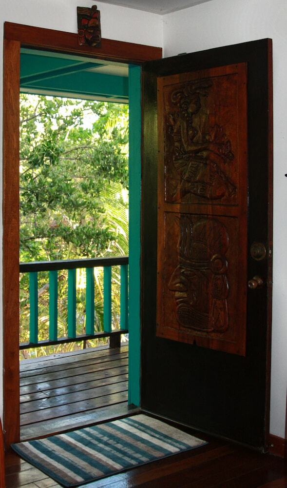 Hotel Bella Vista Guesthouse & Cabins