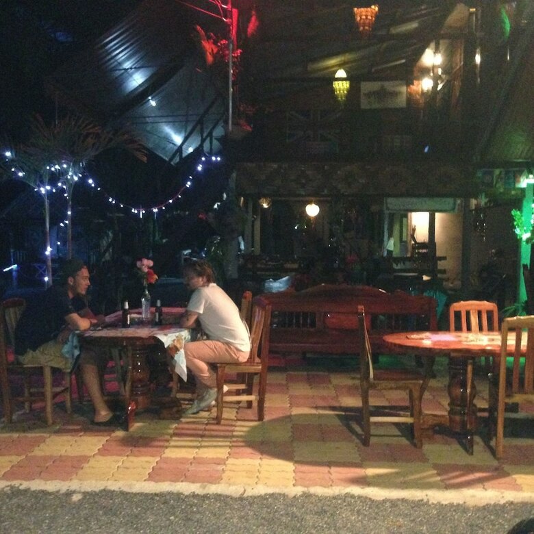 Hotel The Lazy Bar And Guesthouse