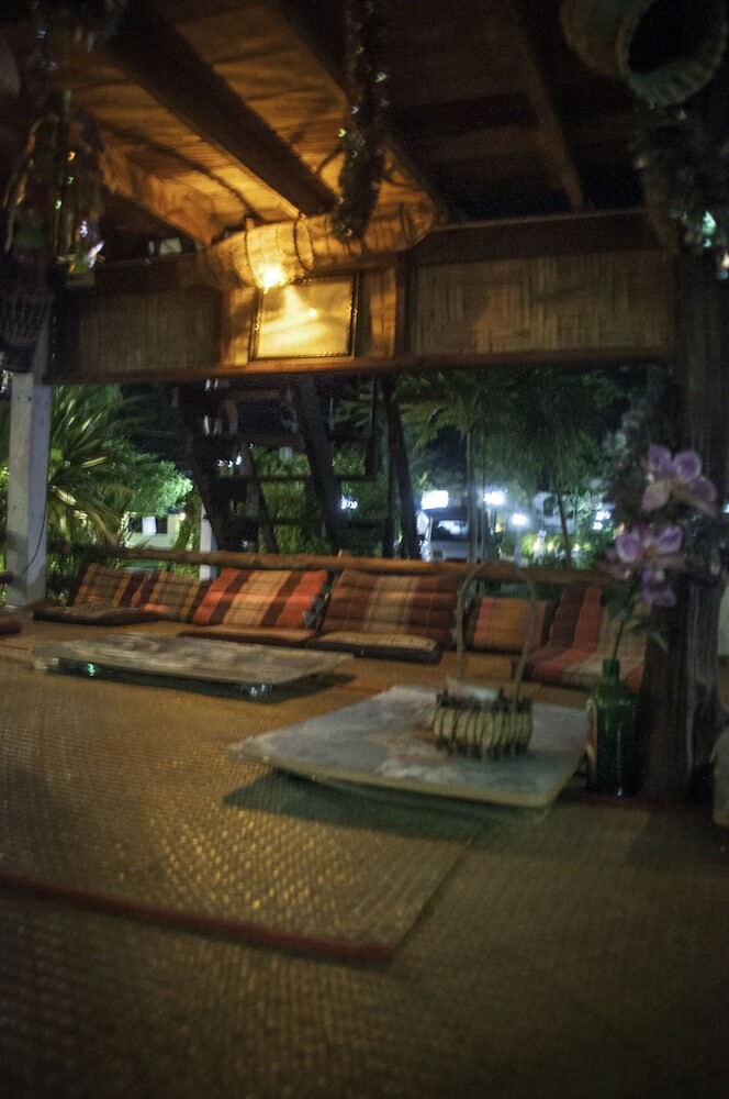 Hotel The Lazy Bar And Guesthouse