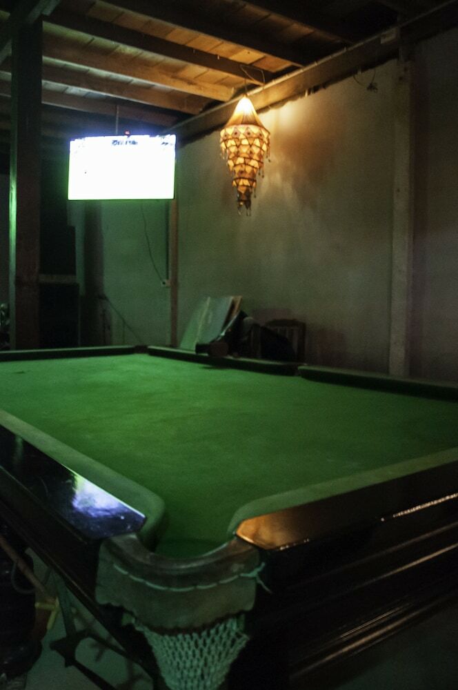 Hotel The Lazy Bar And Guesthouse