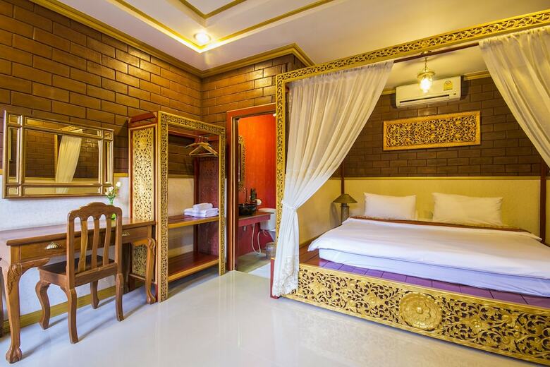 Hotel Irawadee Resort