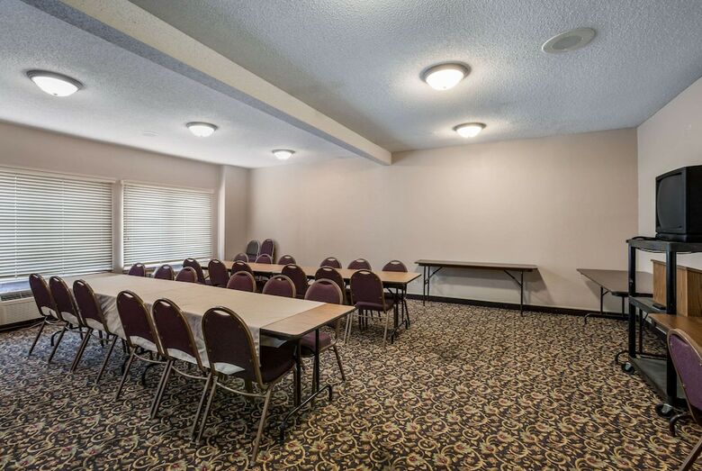 Hotel Quality Inn & Suites Lawrence - University Area