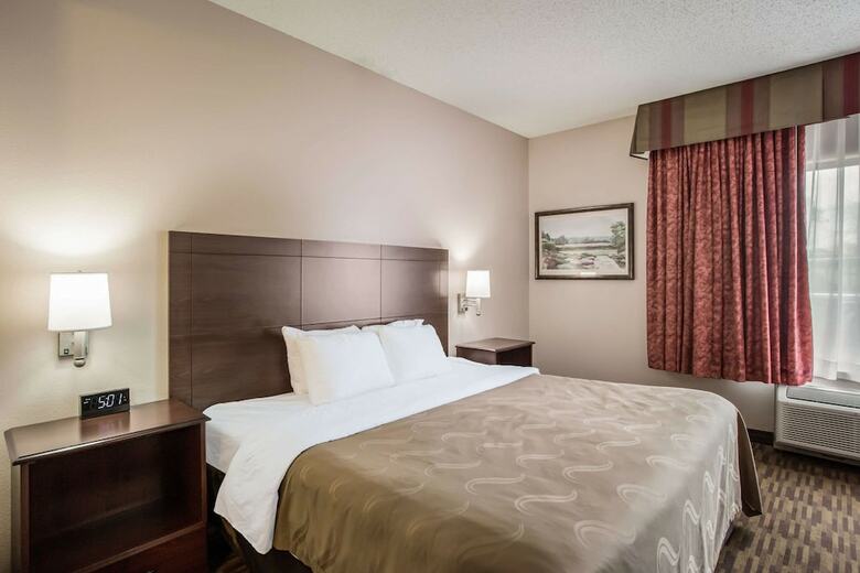 Hotel Quality Inn & Suites Lawrence - University Area