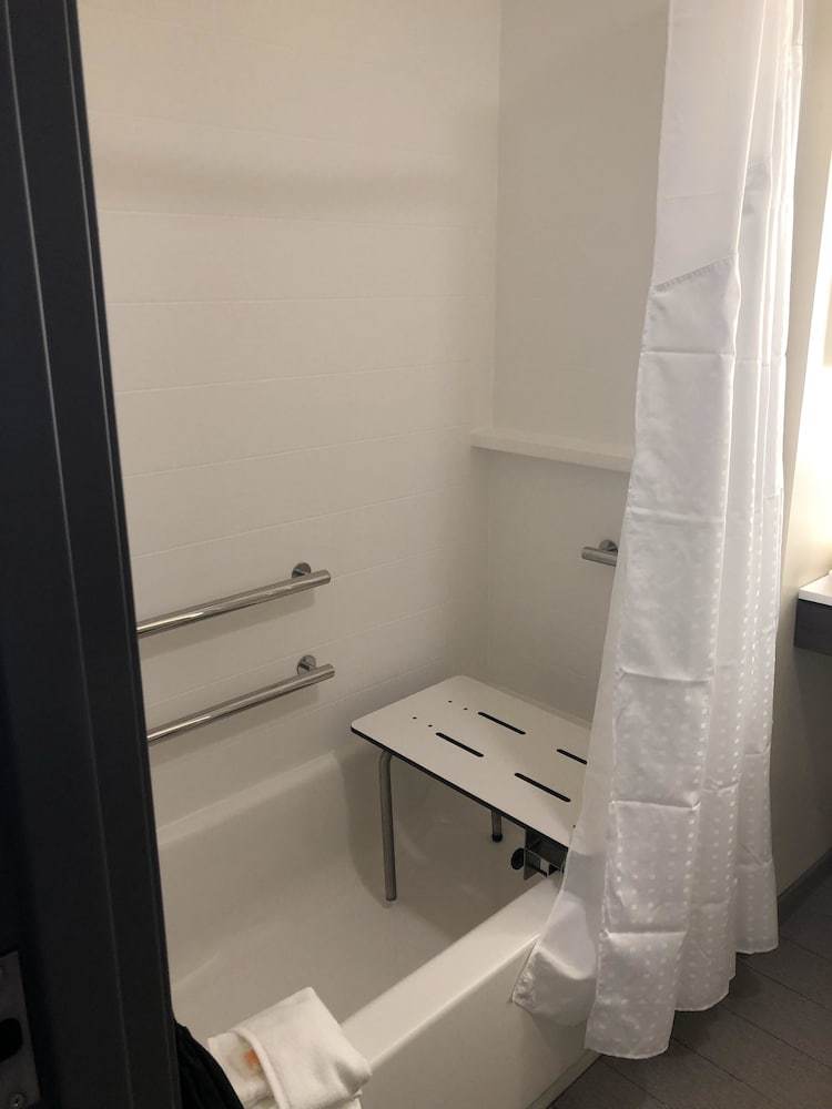 Holiday Inn Hotels And Suites Mount Pleasant