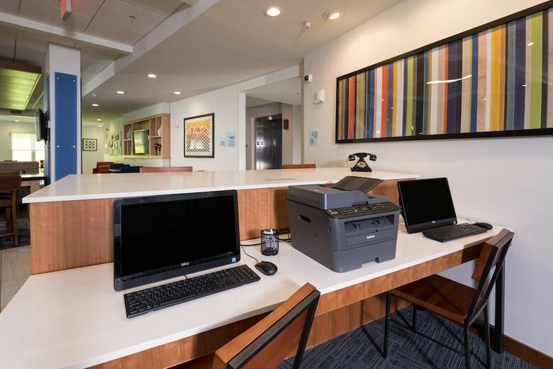 Hotel Holiday Inn Express And Suites Portage