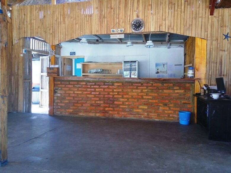 Hostal Kanawa Beach Resort