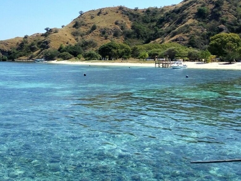 Hostal Kanawa Beach Resort