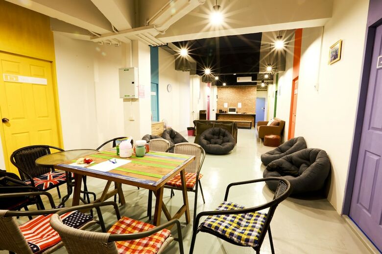 Hostal Zee Thai Hostel