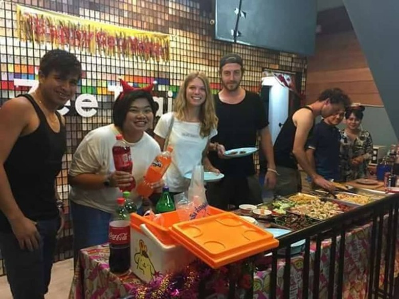Hostal Zee Thai Hostel
