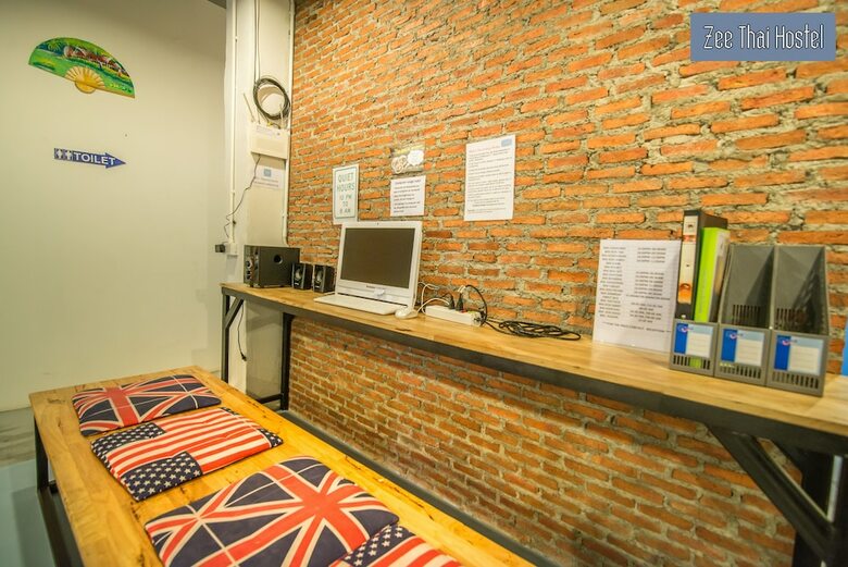 Hostal Zee Thai Hostel