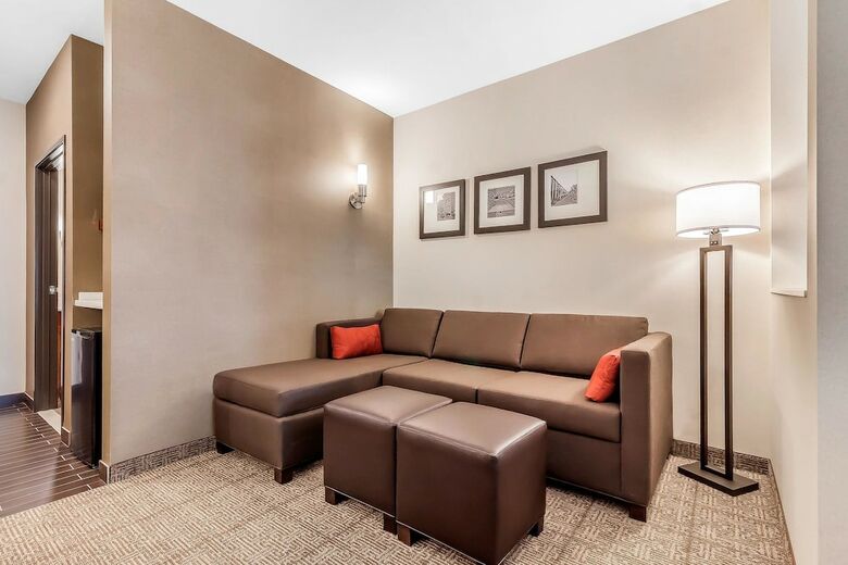 Hotel Comfort Suites La Vista - Omaha