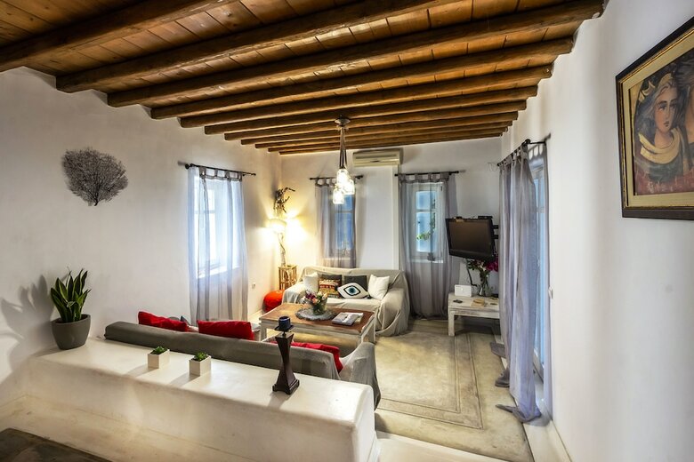 Apartamentos Ornos Suites