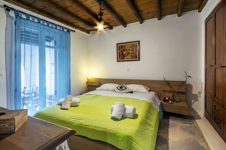 Apartamentos Ornos Suites