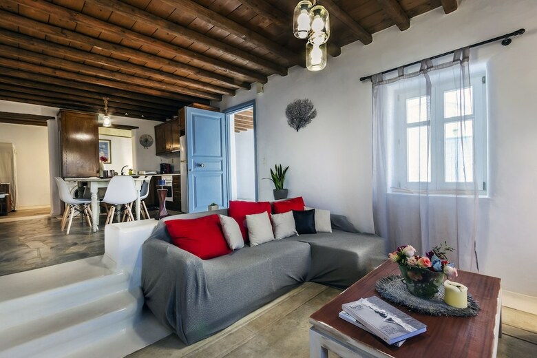 Apartamentos Ornos Suites