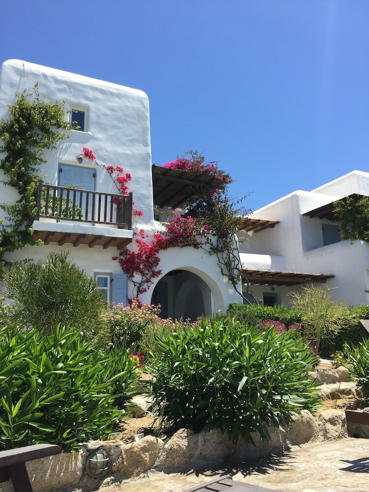 Apartamentos Ornos Suites