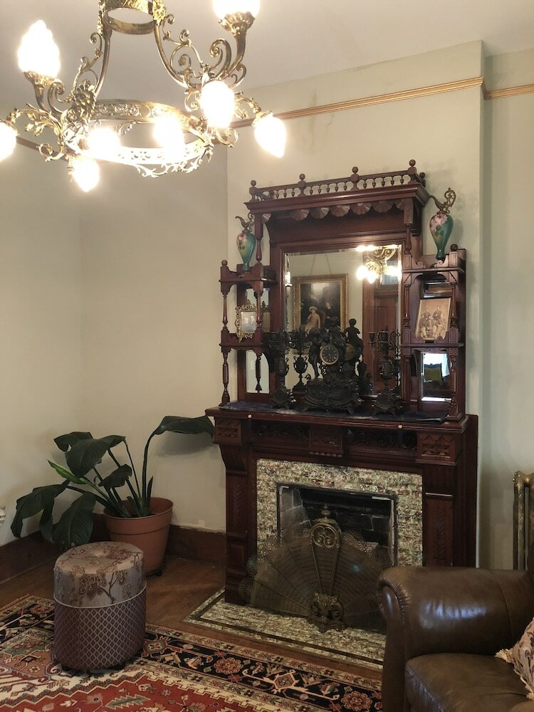 Vineyard Mansion & Carriage House Bed & Breakfast