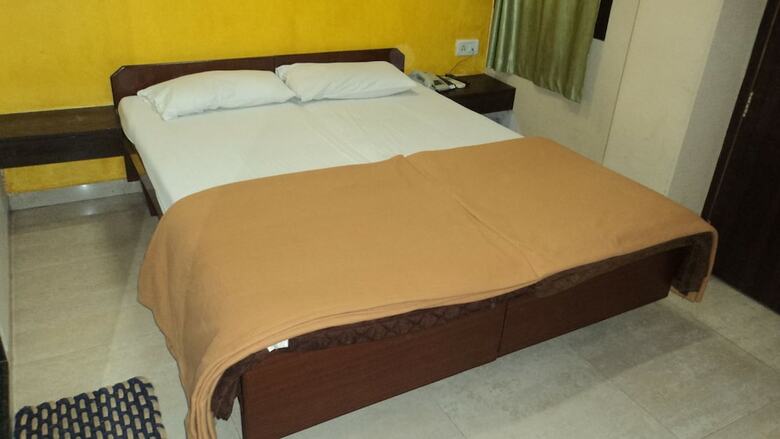 Benazeer Hotel