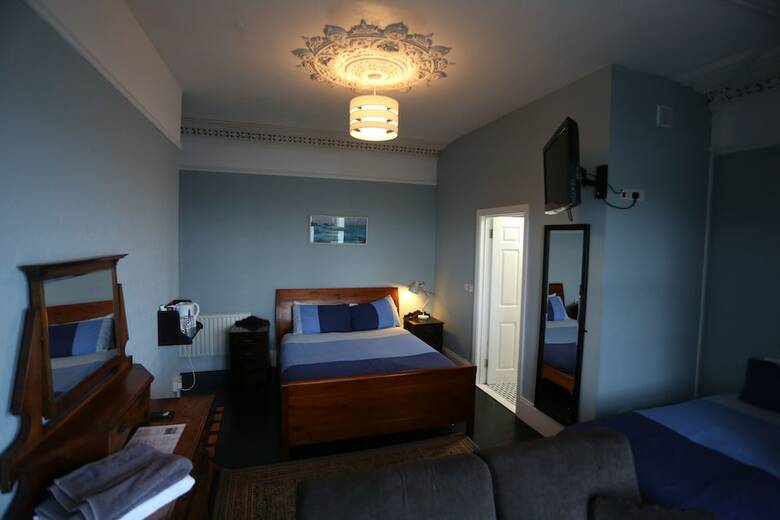 Hotel Rolling Wave Guesthouse