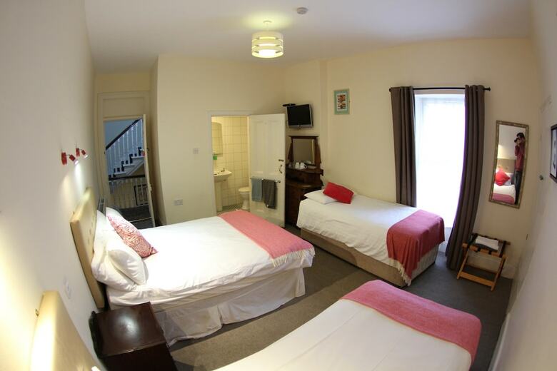 Hotel Rolling Wave Guesthouse