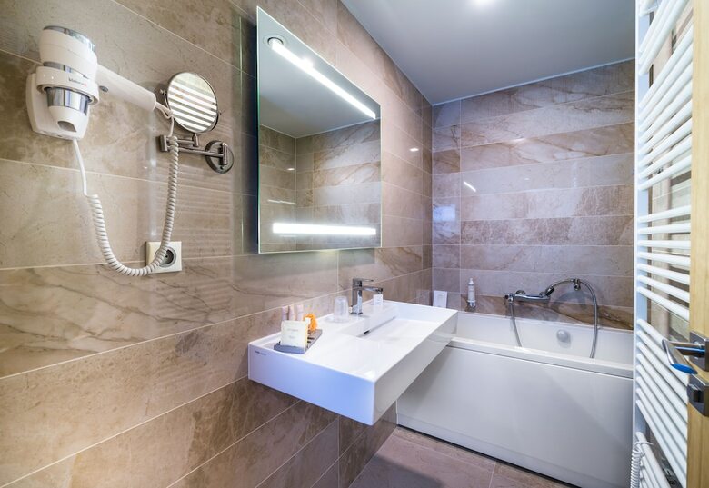 Hotel Galeria Thermal Be?e?ov�