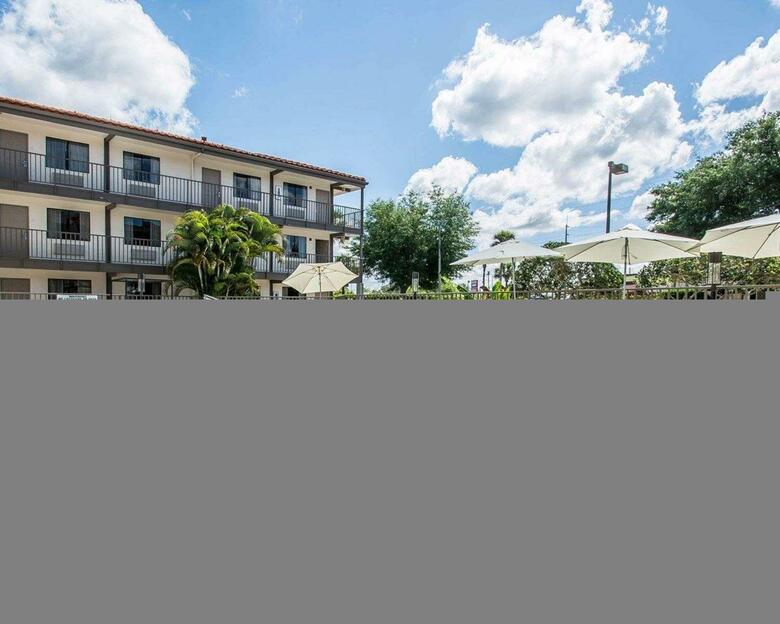 Hotel Quality Inn & Suites By The Parks