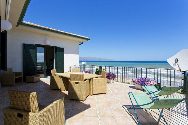 Apartamento Dune Home, Beachfront Home With Three Bedrooms 9 Pax