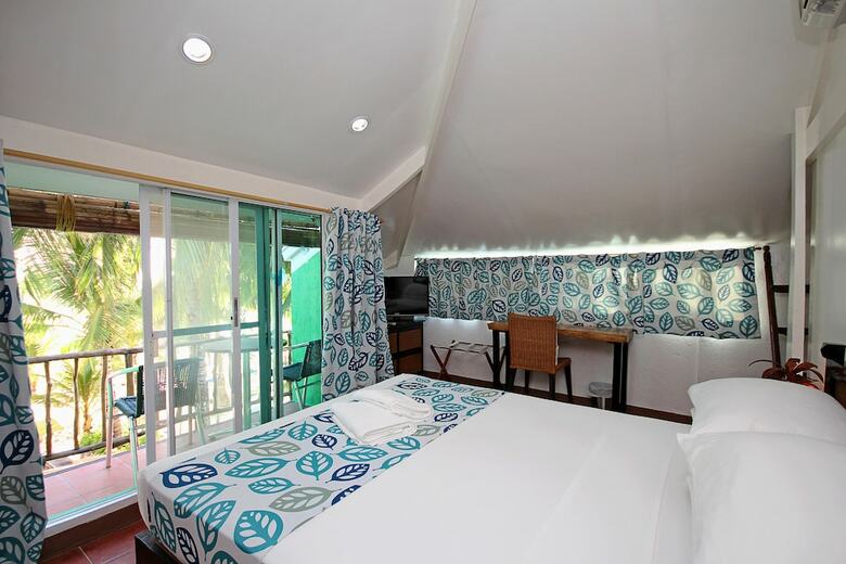Hotel Bluewaves Beach House