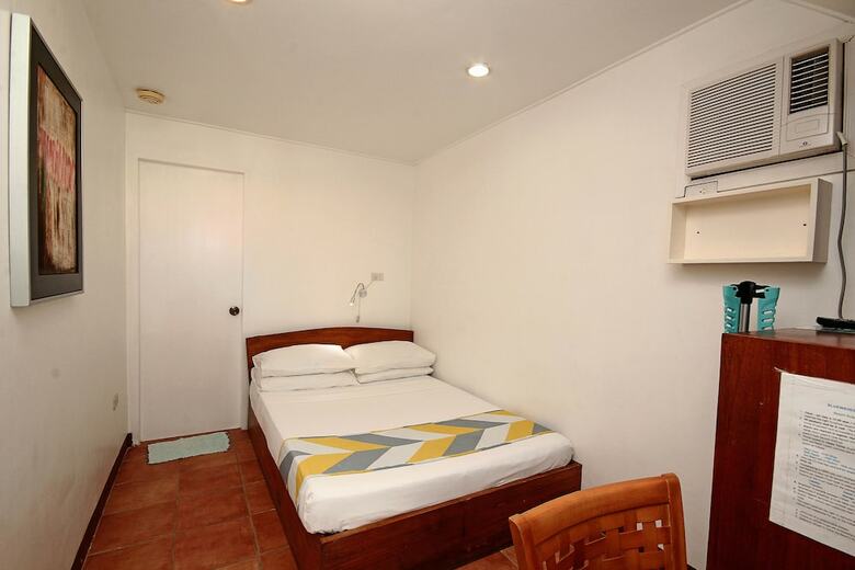 Hotel Bluewaves Beach House