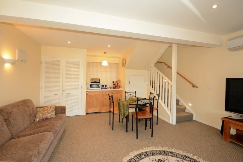 Baldwin Street Retreat